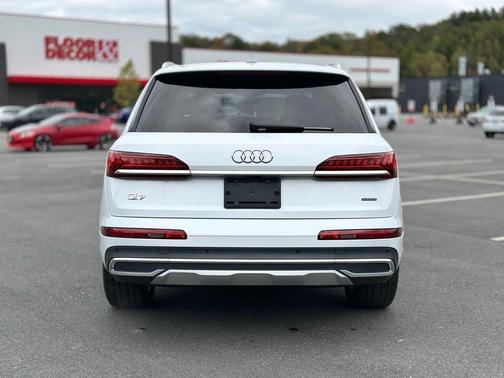 2021 Audi Q7 55 Premium