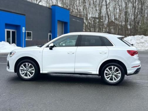 2025 Audi Q3 Premium 45 TFSI S line quattro Tiptronic