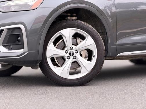 2025 Audi Q5 45 S line quattro Premium