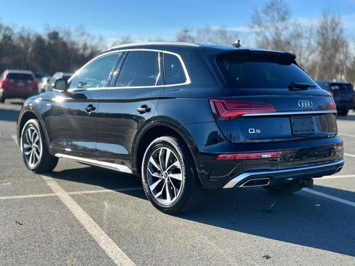 2022 Audi Q5 45 S line quattro Premium