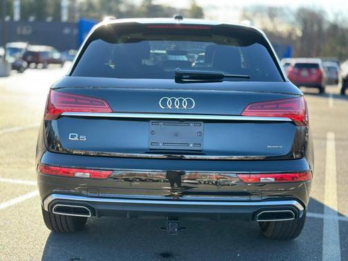 2022 Audi Q5 45 S line quattro Premium