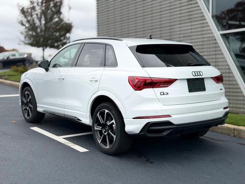 2025 Audi Q3 45 S line Premium