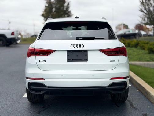 2025 Audi Q3 45 S line Premium