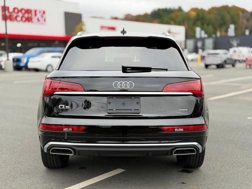 2023 Audi Q5 45 S line quattro Premium