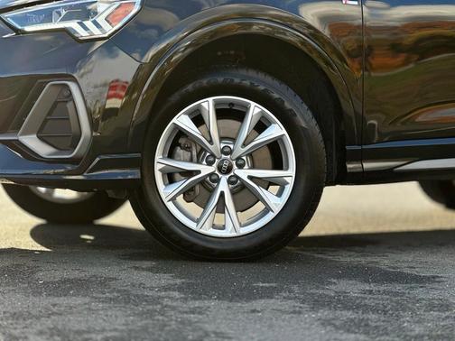 2024 Audi Q3 45 S line Premium