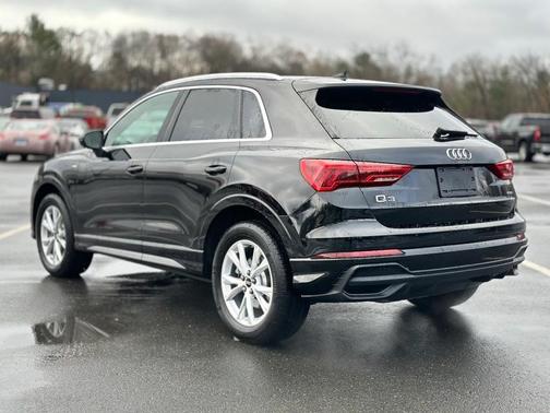 2025 Audi Q3 45 S line Premium