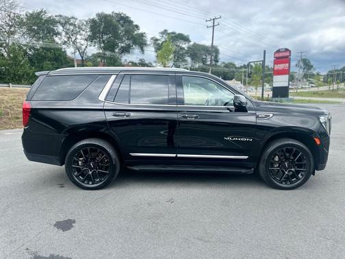 2022 GMC Yukon SLT