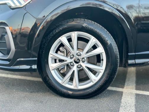 2024 Audi Q3 45 S line Premium