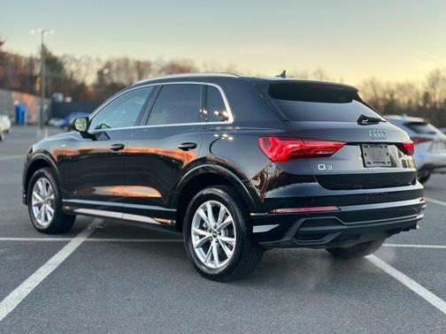 2024 Audi Q3 45 S line Premium