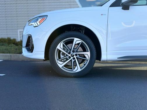 2025 Audi Q3 45 S line Premium