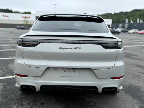 2022 Porsche Cayenne GTS