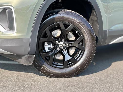 2025 Volkswagen Atlas 2.0T Peak Edition