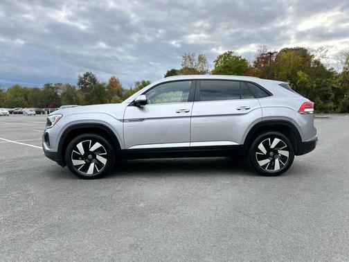 2025 Volkswagen Atlas Cross Sport 2.0T SE w/Technology