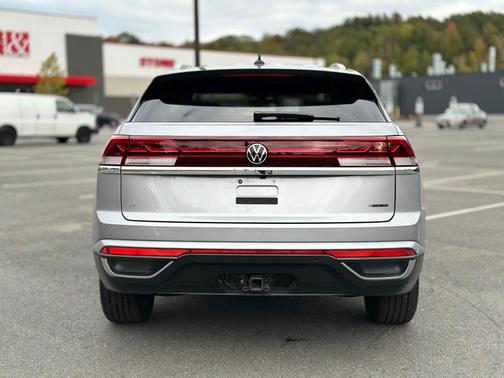 2025 Volkswagen Atlas Cross Sport 2.0T SE w/Technology