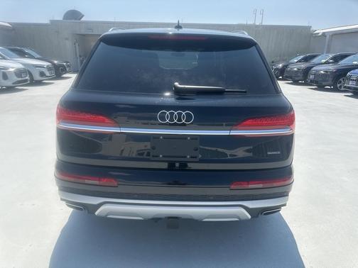 2025 Audi Q7 55 Premium Plus