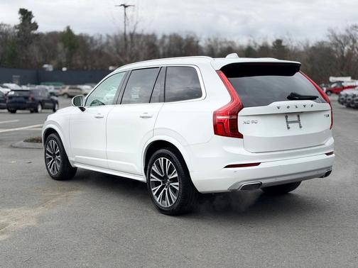 2020 Volvo XC90 T5 Momentum 7 Passenger