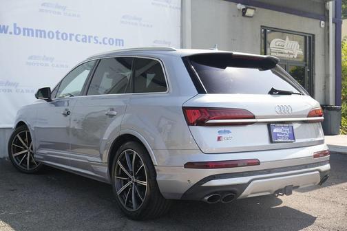 2022 Audi SQ7 4.0T Premium Plus