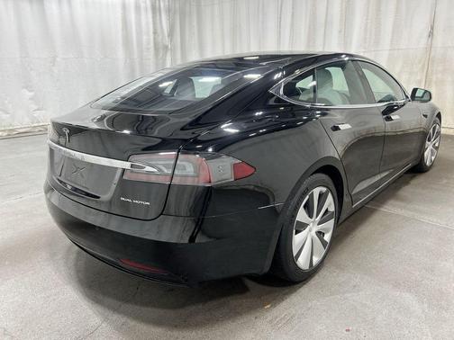 2020 Tesla Model S Long Range