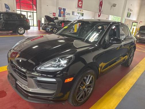 2023 Porsche Macan T