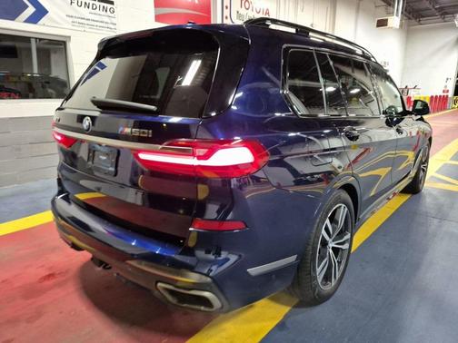 2020 BMW X7 M50i