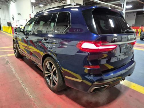 2020 BMW X7 M50i