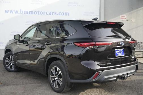 2021 Toyota Highlander Hybrid XLE