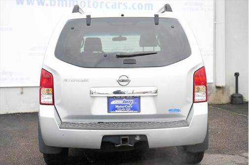 2008 Nissan Pathfinder SE
