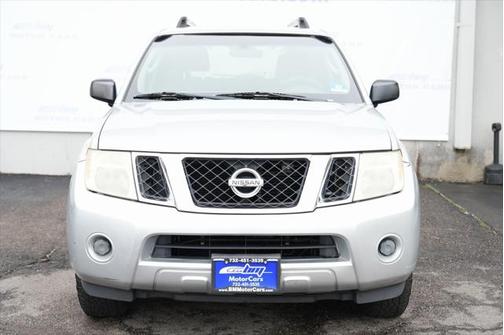 2008 Nissan Pathfinder SE