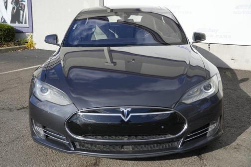 2016 Tesla Model S 70D