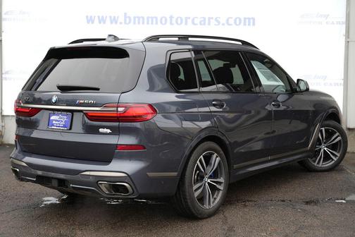 2022 BMW X7 M50i