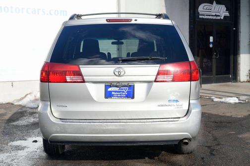 2005 Toyota Sienna XLE
