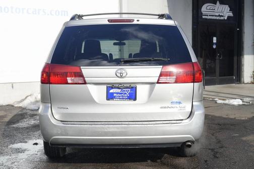 2005 Toyota Sienna XLE