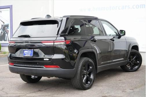 2022 Jeep Grand Cherokee Altitude