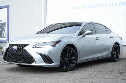 2022 Lexus ES 300h F SPORT
