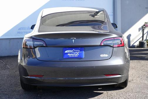 2022 Tesla Model 3 Standard Range