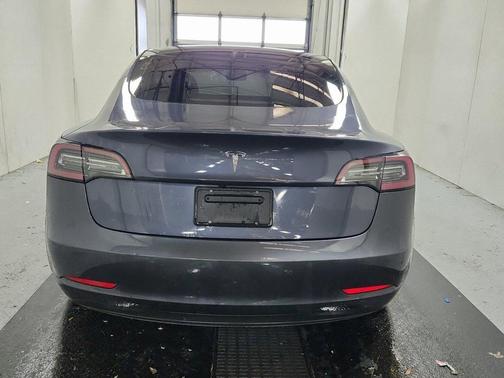 2022 Tesla Model 3 Standard Range