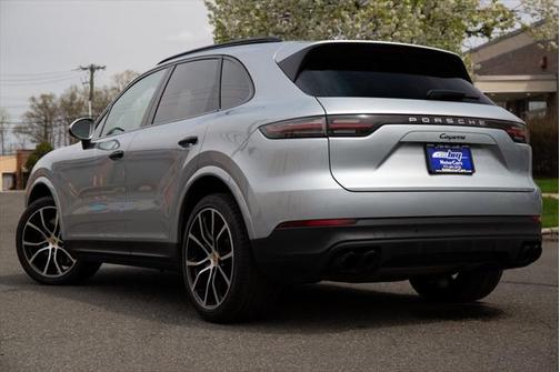 2022 Porsche Cayenne Base