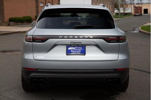 2022 Porsche Cayenne Base