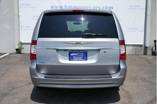 2013 Chrysler Town & Country S