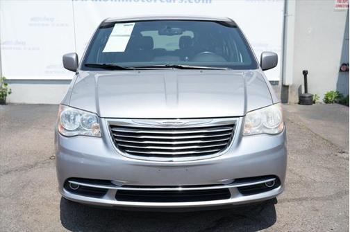 2013 Chrysler Town & Country S