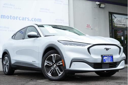 2022 Ford Mustang Mach-E Select