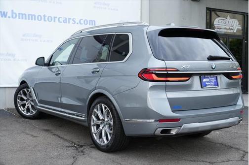 2025 BMW X7 xDrive40i