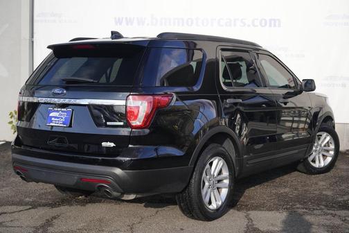 2017 Ford Explorer Base