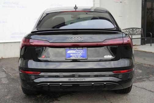 2024 Audi Q8 e-tron Premium Plus