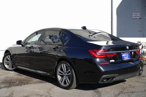 2016 BMW 750 i xDrive