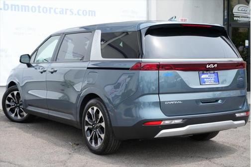 2024 Kia Carnival EX