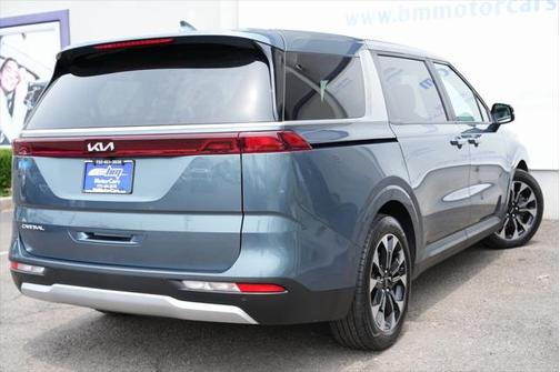 2024 Kia Carnival EX