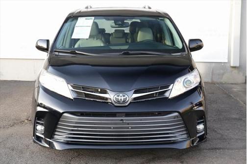 2019 Toyota Sienna XLE