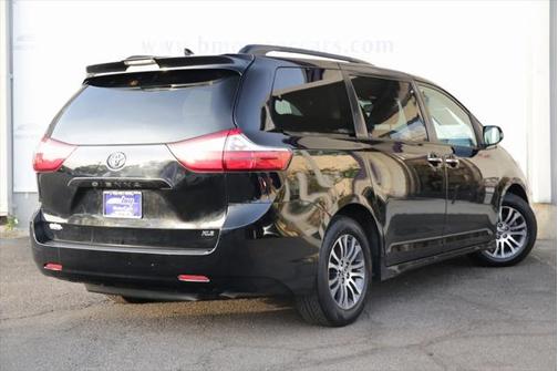 2019 Toyota Sienna XLE