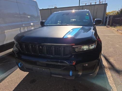 2023 Jeep Grand Cherokee 4xe Trailhawk